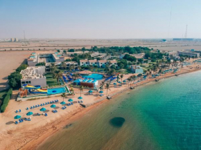 Отель BM Beach Resort  Рас-Аль-Хайма